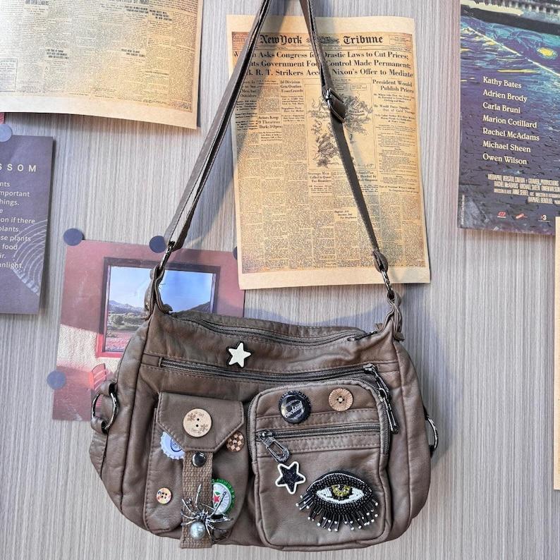 Unisex Evil Eye Super Cute Retro Button Bottle Cap Vintage Messenger Bag Star Bag Crossbody Bag