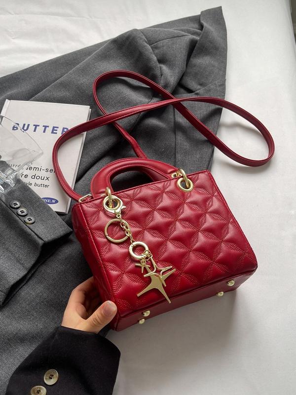 Women's Elegant Quilted Chain Decorated Handbag, Fashionable Solid Color Shoulder Bag with Charm for Daily Used, Casual Trendy Versatile High-quality Daily Commuting Bag