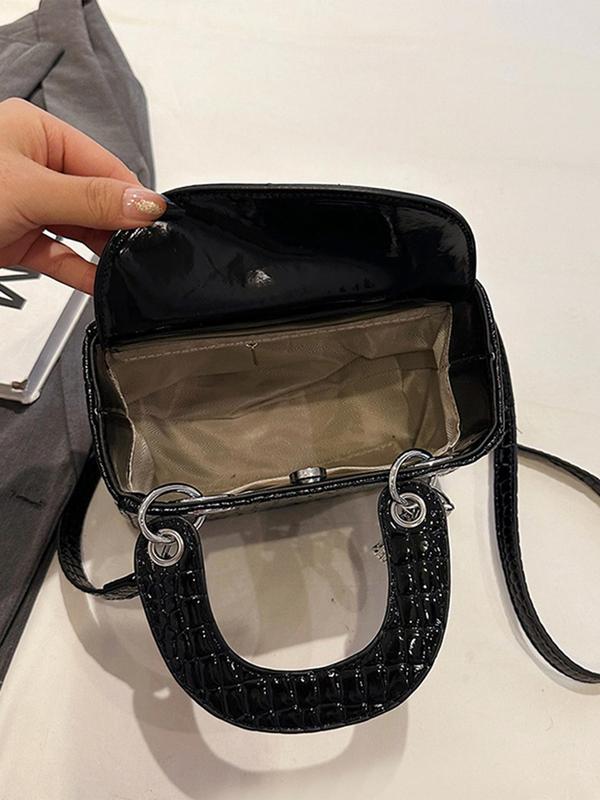 Women's Fashionable Crocodile Embossed Handbag with Letter Charm, Casual Trendy Versatile High-quality Daily Commuting Bag