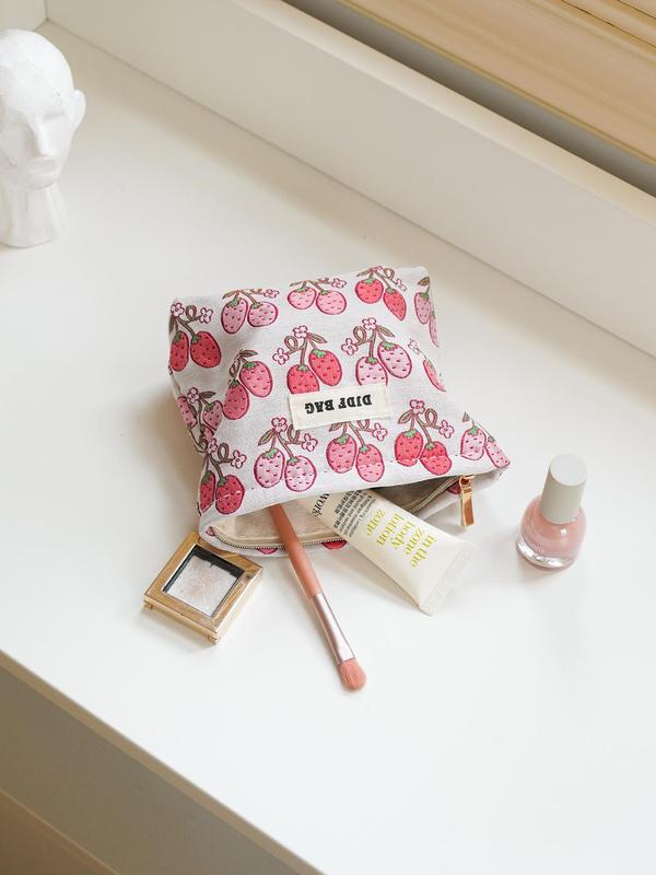 Strawberry Pattern Makeup Bag, Portable Small Cosmetic Storage Bag, Zipper Makeup Organizer Pouch, Versatile Storage Bag for Travel & Daily Used