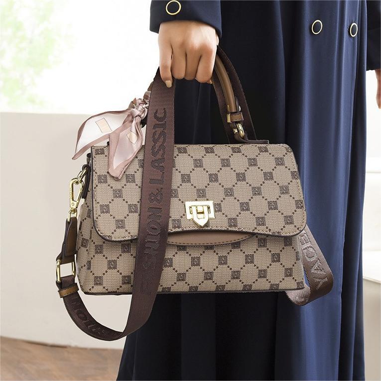 E71-New women's crossbody bag, small square bag, soft leather large capacity shoulder bag, letter printed handbag