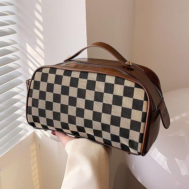 Christmas Vintage Checkerboard Pattern Makeup Bag, Large Capacity Cosmetic Bag, Zipper Makeup Organizer Pouch for Skincare, Makeup Products, Summer Gift, Fall Gift