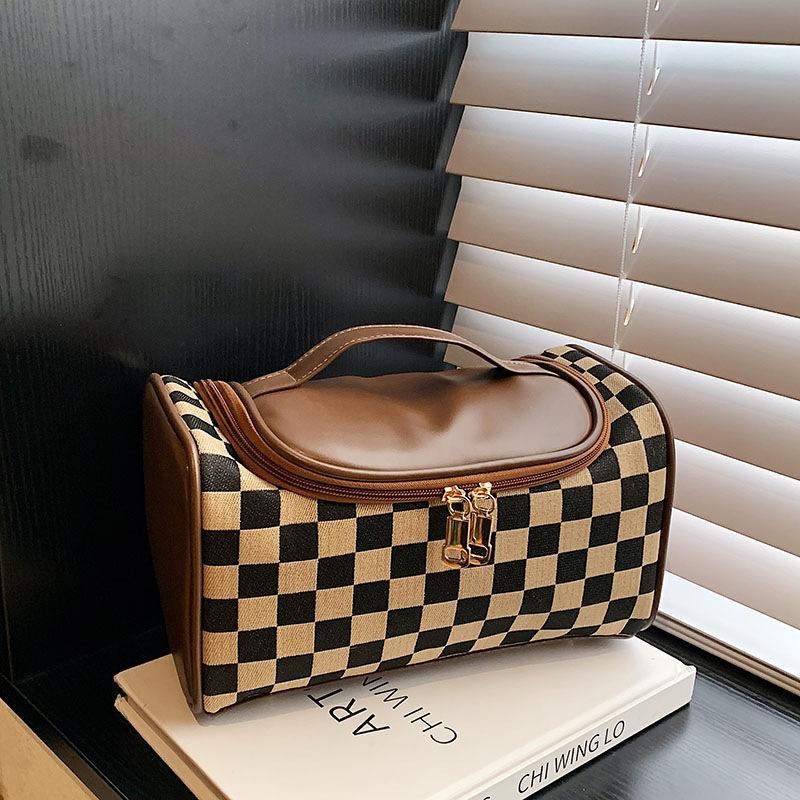 Christmas Vintage Checkerboard Pattern Makeup Bag, Large Capacity Cosmetic Bag, Zipper Makeup Organizer Pouch for Skincare, Makeup Products, Summer Gift, Fall Gift