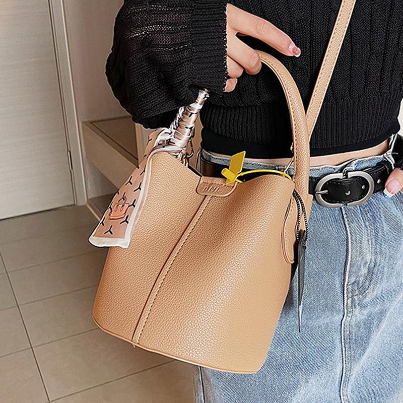 Trendy Bucket Tote Bag for Women Soft PU Leather Shoulder Bag Party Dating Daily Use Bag