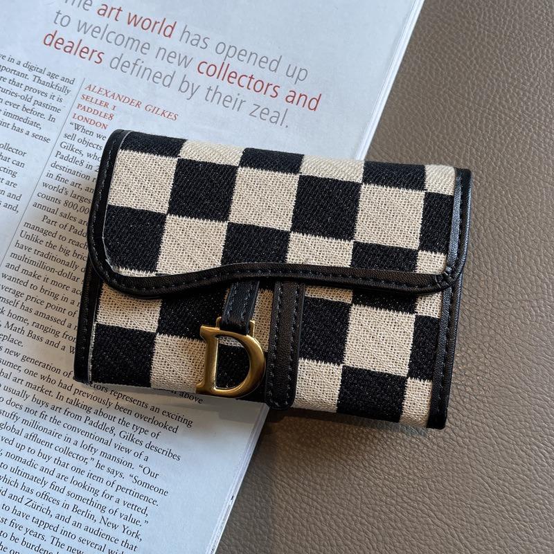 Women's Checkerboard Pattern D Letter Design Card Holder - Elegant Short Wallet for All Occasions